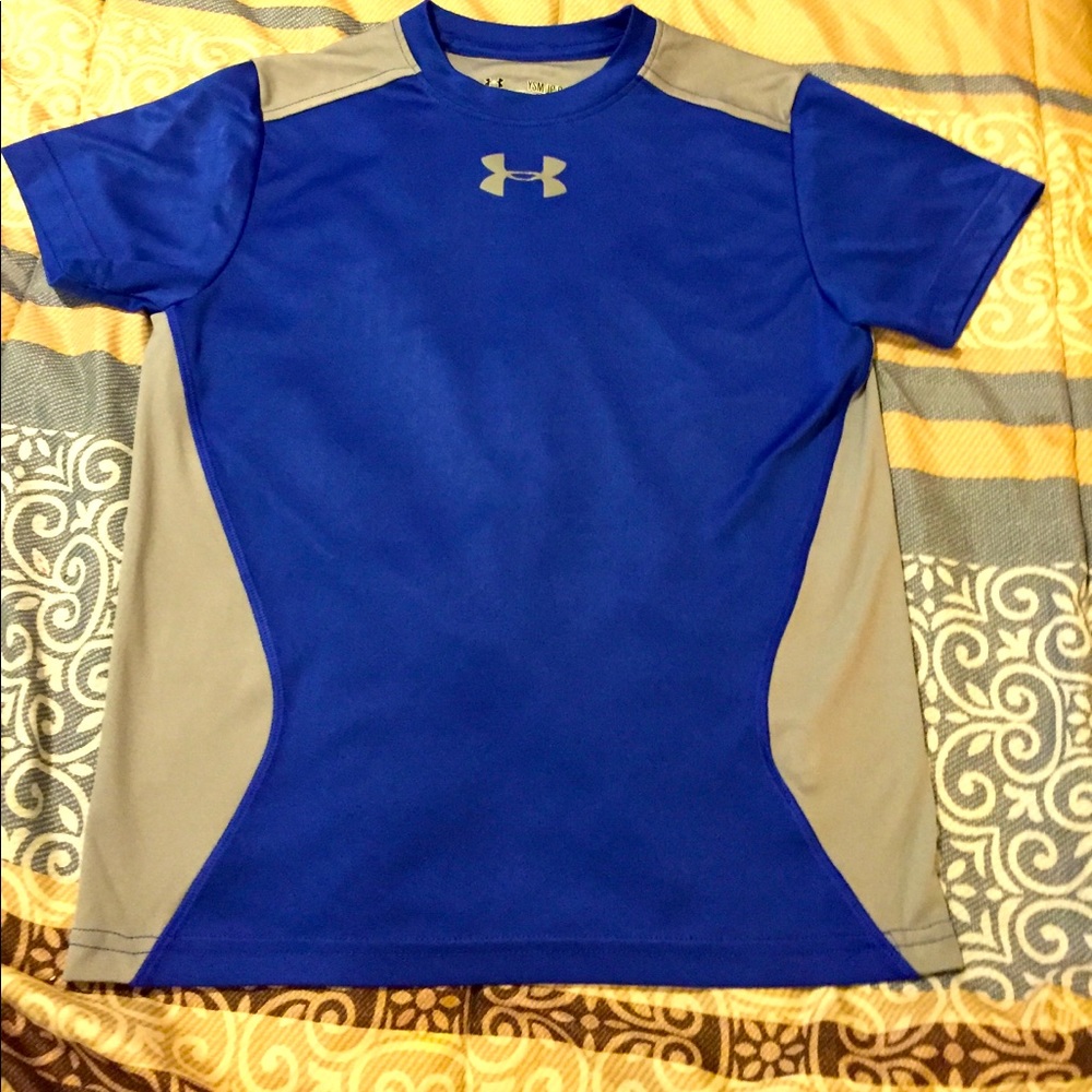 Youth small under armour shirt